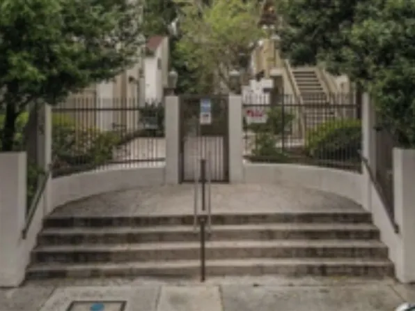 18433 Hatteras St Unit 207, Tarzana, CA 91356