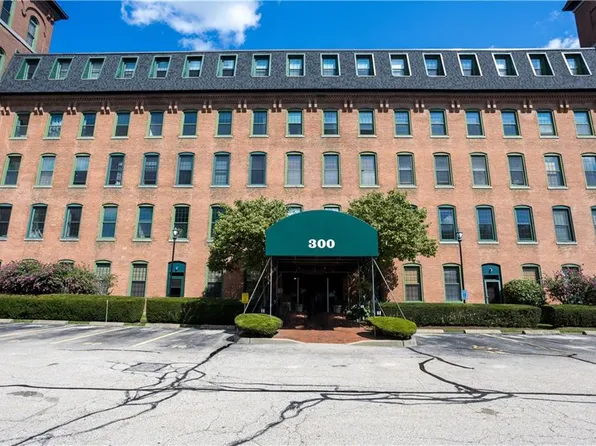300 Front St APT 210, Pawtucket, RI 02860