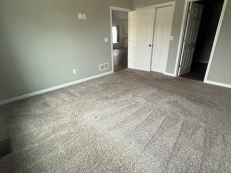 701 Stephanie Ct — Photo 2