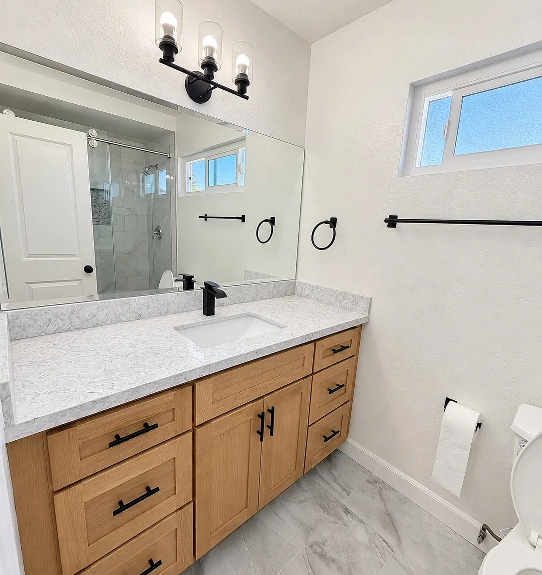 417 W Stevens Ave — Photo 3