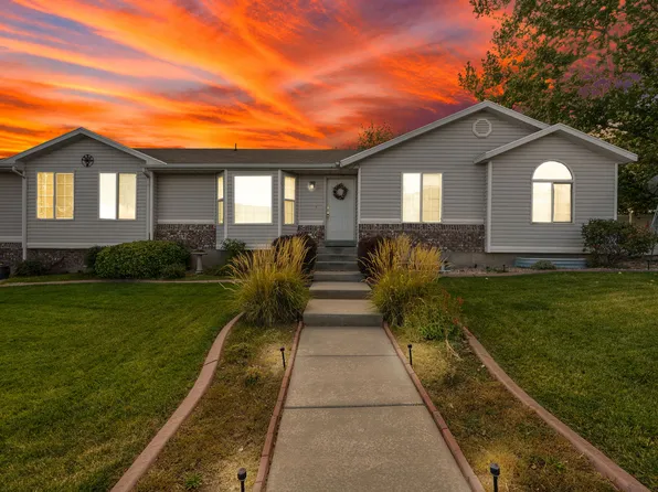 5719 W Moon Crest Ct S, West Jordan, UT 84081