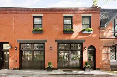 6 Grace Court Alley in Brooklyn Heights