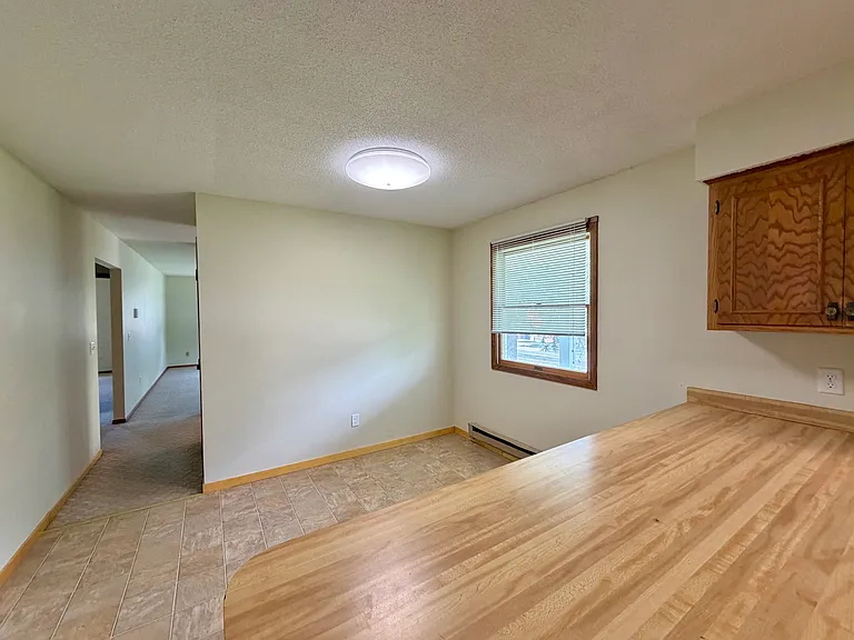 112 W Cascade Ave — Photo 4