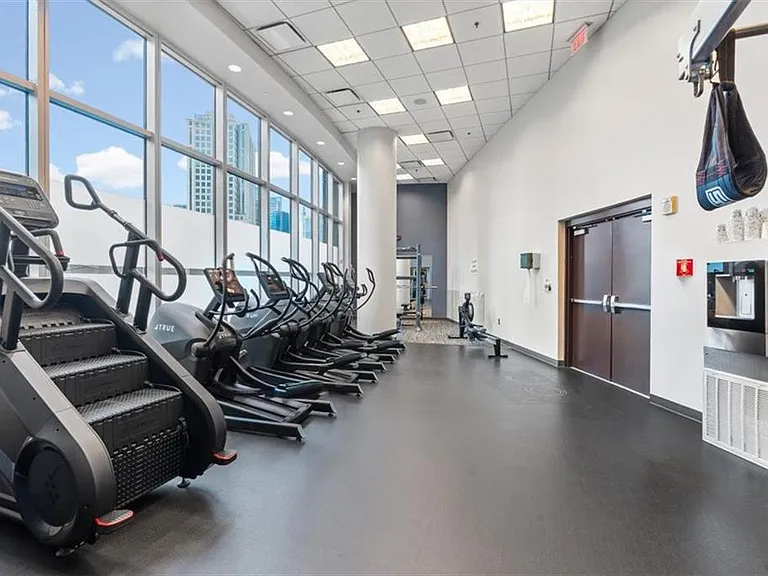 1080 Peachtree St NE #2110 — Photo 38