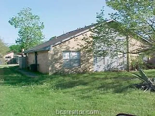 702 Vassar Ct APT A, College Station, TX 77840