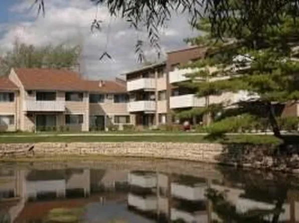 1000 Bayside Dr Unit 207, Palatine, IL 60074