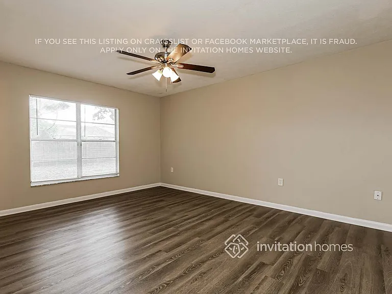 2314 Medford Ln — Photo 11