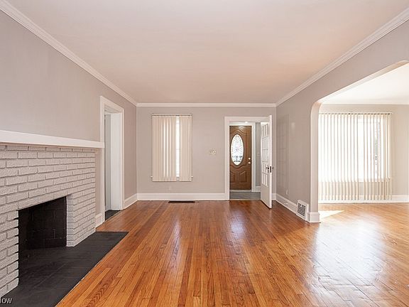 4th image of 4410 E 131st St