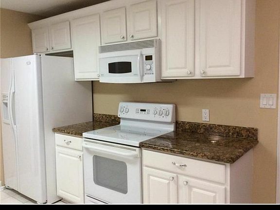 2nd image of 4393 Hallbrook Dr