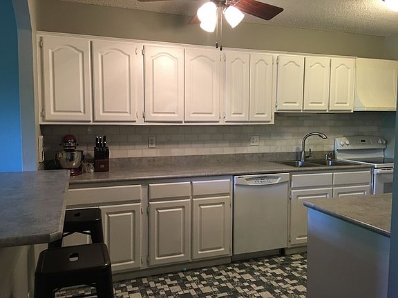 4th image of 1060 N Farnsworth Ave #1307