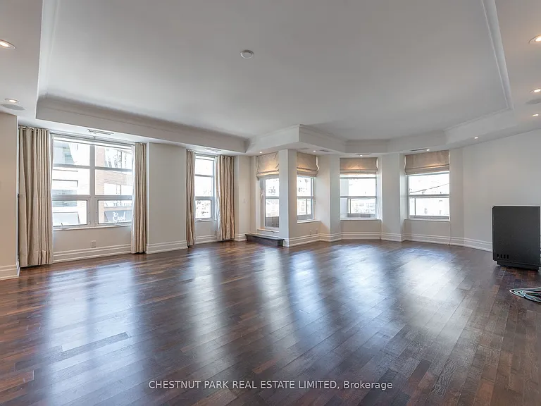 68 Yorkville Ave #202 — Photo 2