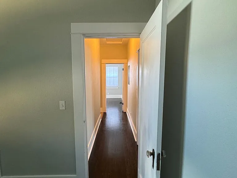 498 Johnston St — Photo 20