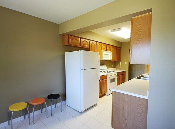 5th image of 3350 Carriage Way Dr #319