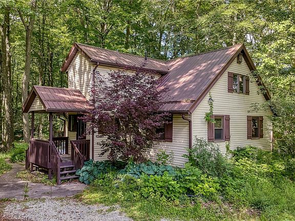 5th image of 9249 Gilbert Rd