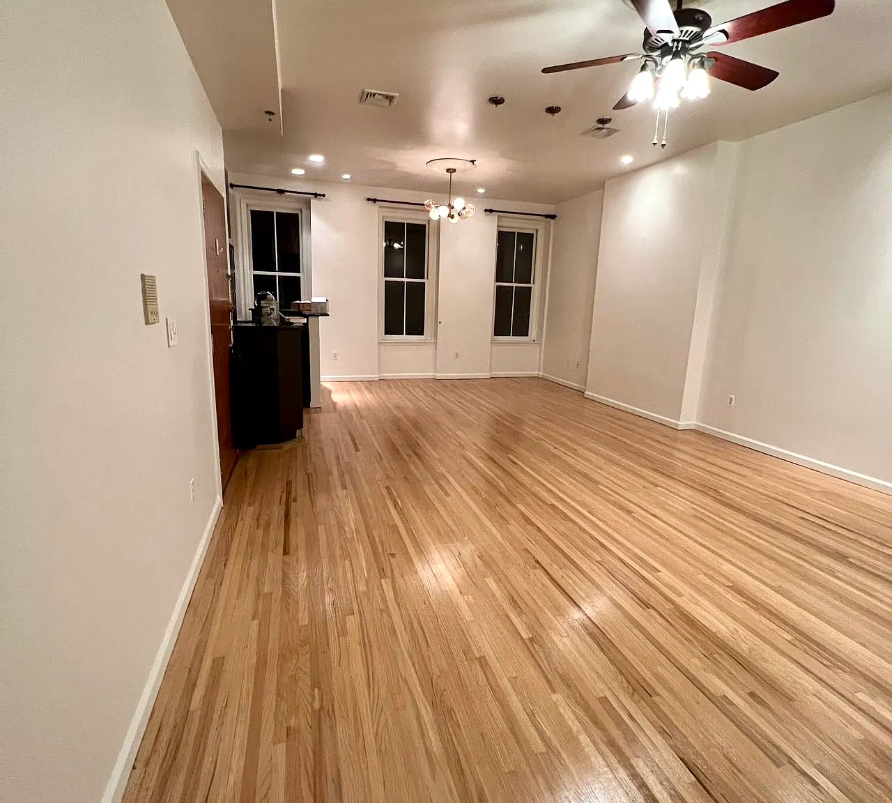 2 bed, 1100 sqft, $4,200 — Photo 3