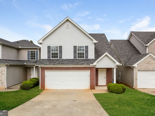 521 Carlton Pointe Dr