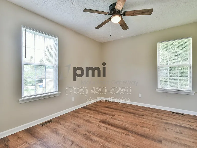 138 Sunset Oaks Dr — Photo 17