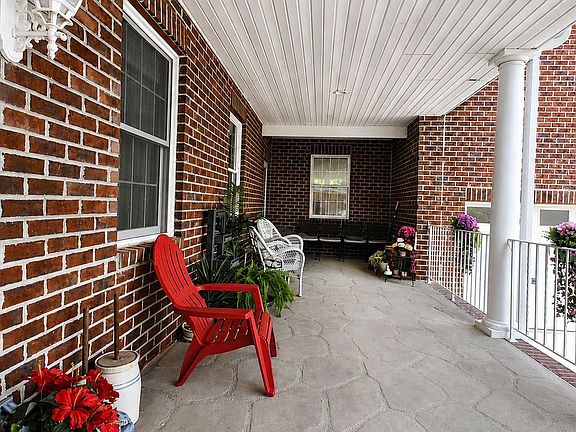 3rd image of 6655 Birchwood Pl
