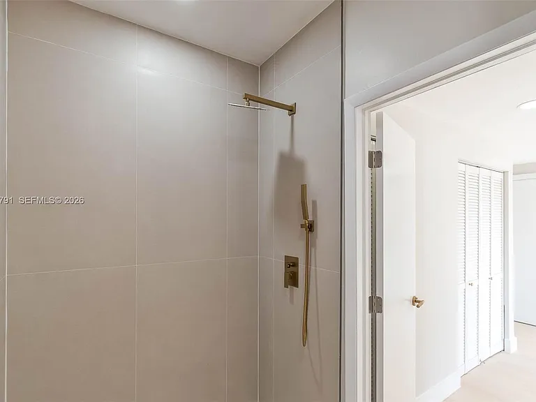 694 NE 76th St #6 — Photo 21