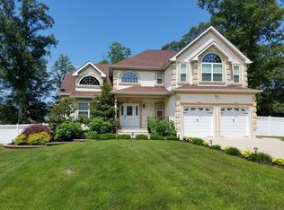 4 Colton Ct, Bayville, NJ 08721