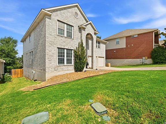 2nd image of 11015 Wilson Oaks