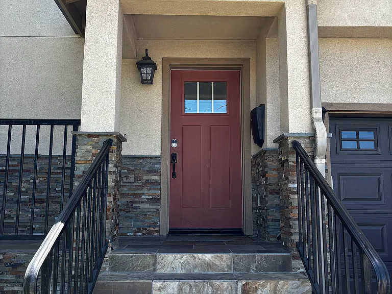 840 Civic Center Dr — Photo 3