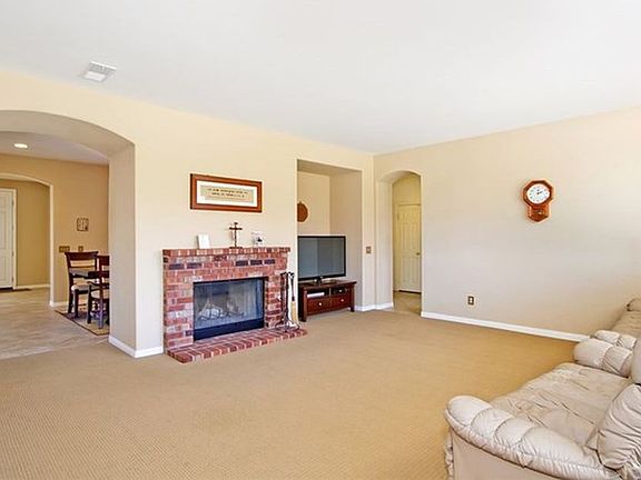 5th image of 36634 Longbranch Ave