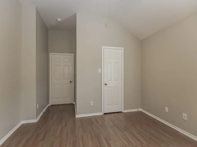 15823 Scenic Water Dr — Photo 12
