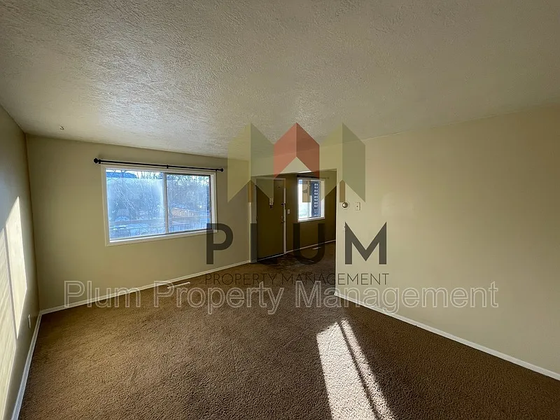 2 bed, 1.0 bath, 715 sqft, $1,395 — Photo 3