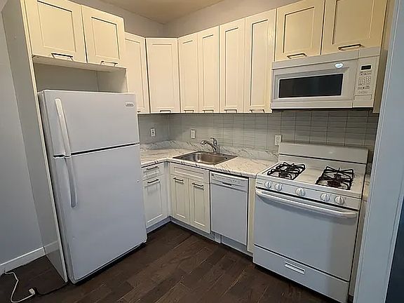 3rd image of 29 Bartholdi Ave