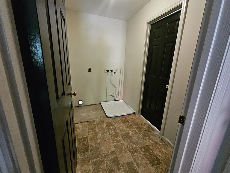 923 Lami St — Photo 6