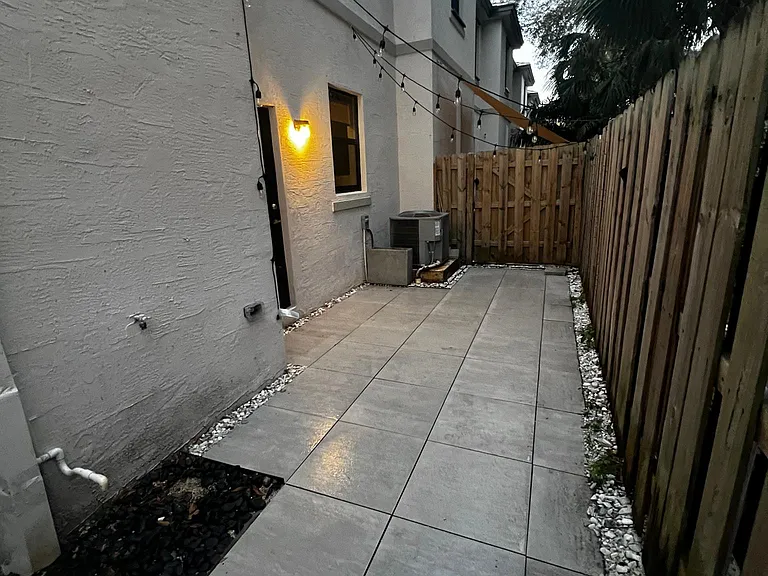 542 SW 19th Ter #542 — Photo 19