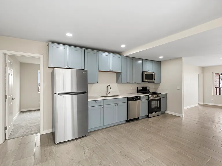 153 Dahlia Ave — Photo 8