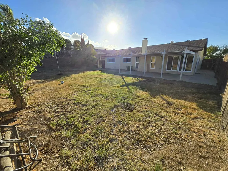 1495 Vallejo Dr — Photo 14