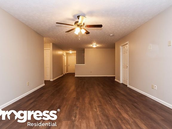 3rd image of 11827 Rossmore Dr