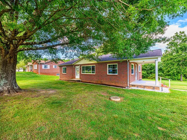 3526 16th St NE, Hickory, NC 28601