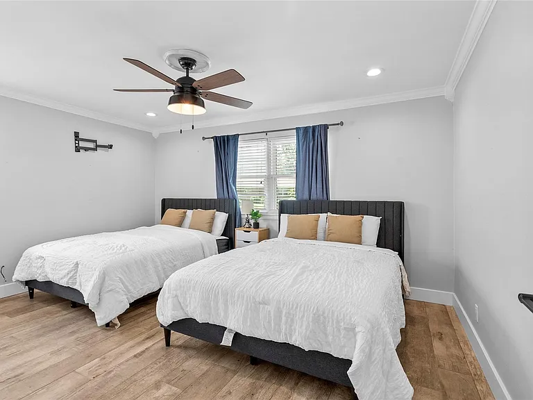 10058 Cedardale Dr — Photo 20