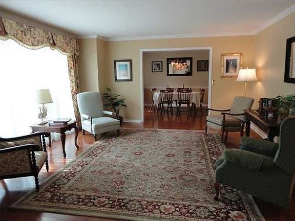 3rd image of 1607 Lake Marina Dr