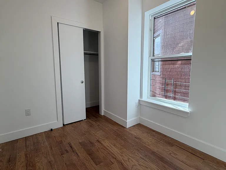 286 Hawthorne Ave #2 — Photo 6