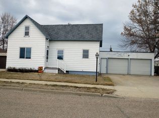 415 6th St SE, Rugby, ND 58368