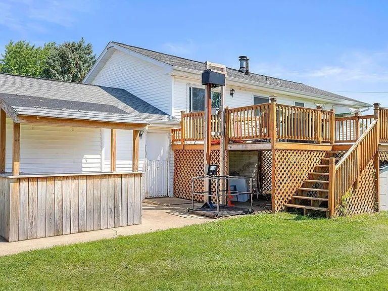 23527 W Anderson St — Photo 17