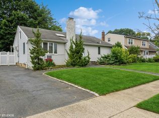 3640 Summer Dr, Wantagh, NY 11793