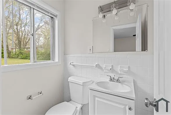 6715 Court N — Photo 5