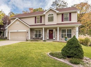 708 Emerald Oaks Ct, Eureka, MO 63025