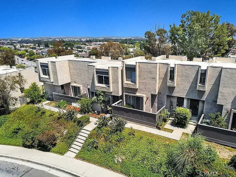 1878 Rainbow Terrace Ln — Photo 1