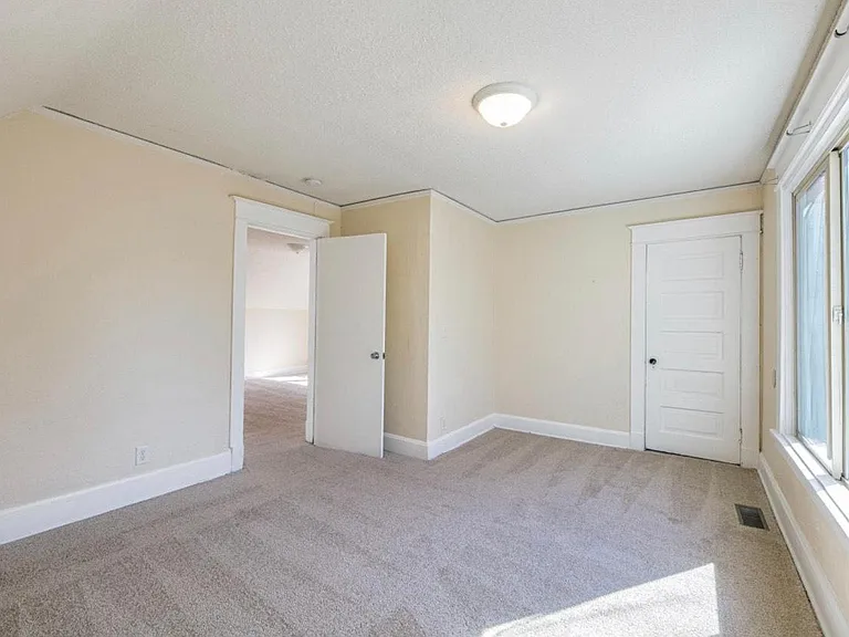 1159 Bush Ave — Photo 12