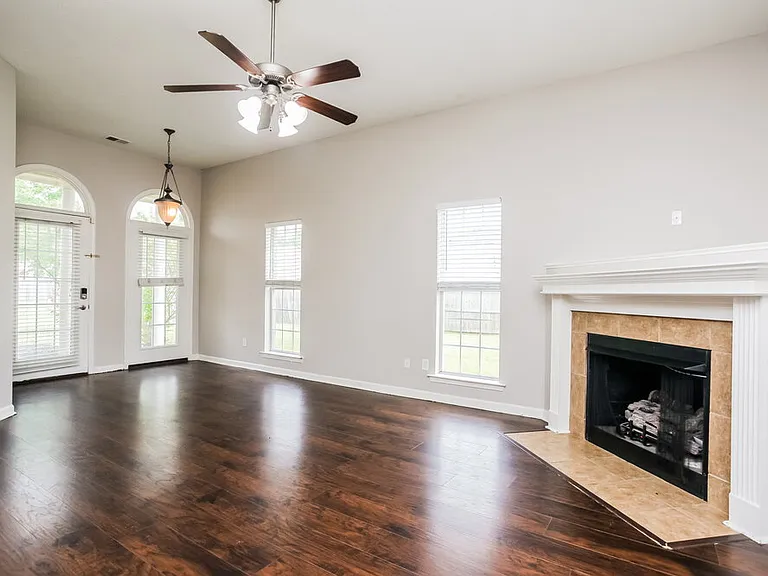 10218 Cottage Oaks Cv — Photo 4