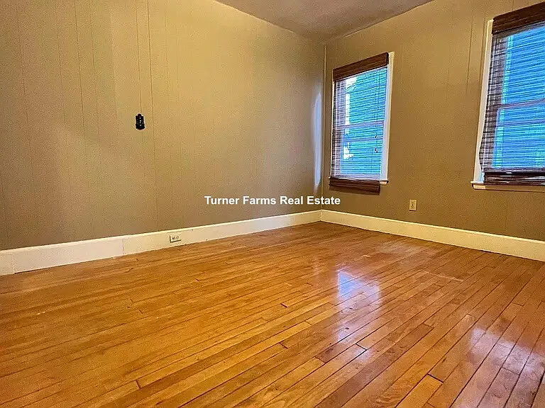 3 bed, 9999 sqft, $4,200 — Photo 4
