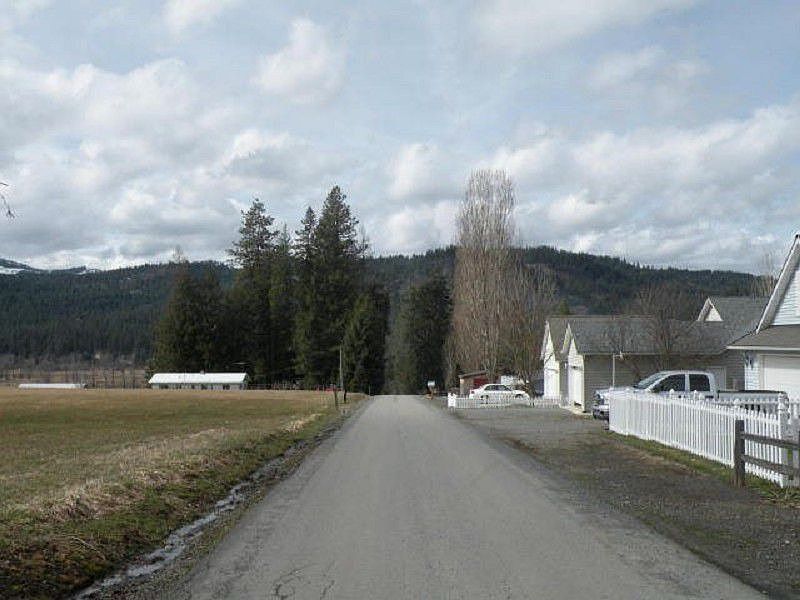 2nd image of 3 Garden Tracts Rd