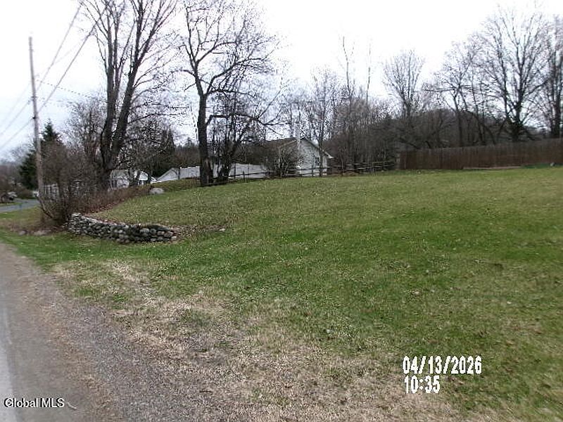 4th image of 194 Hartford Main Street